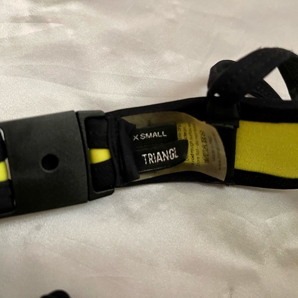 Yellow Triangl XS bikini top - Picture 3 of 3